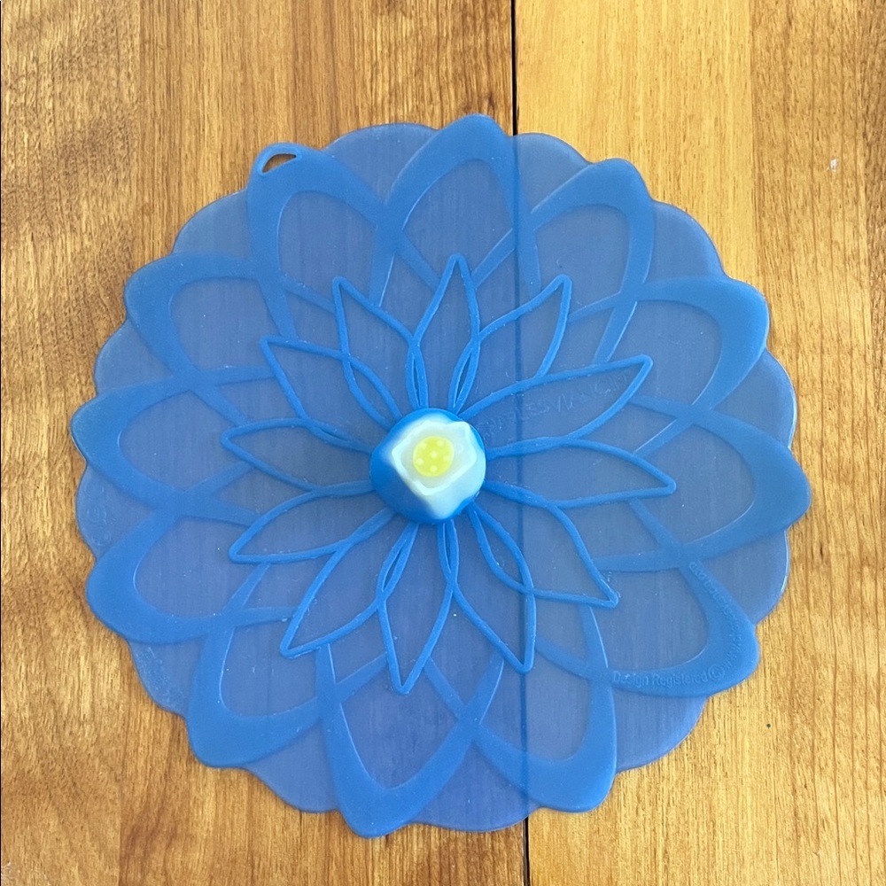 Blue Silicone Flower Stretch Lid - Reusable Food Cover